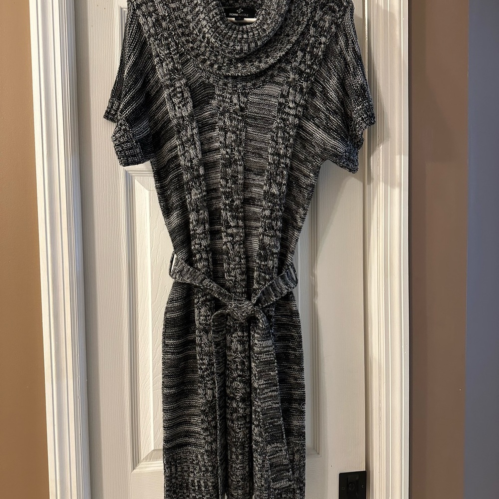 Chic Black and White Knit Dress